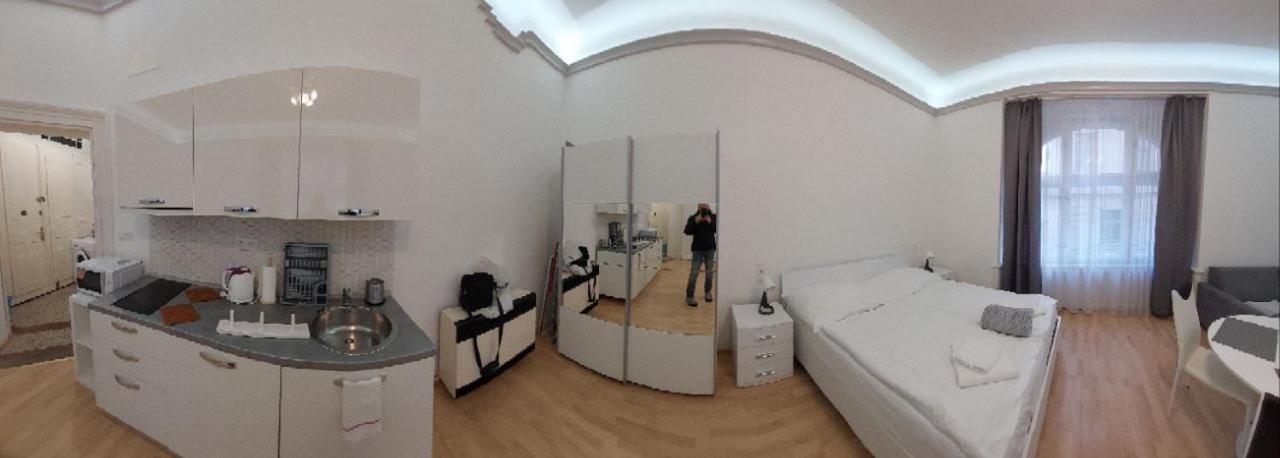 Ai Quattro Angeli Aparthotel Prague Ngoại thất bức ảnh