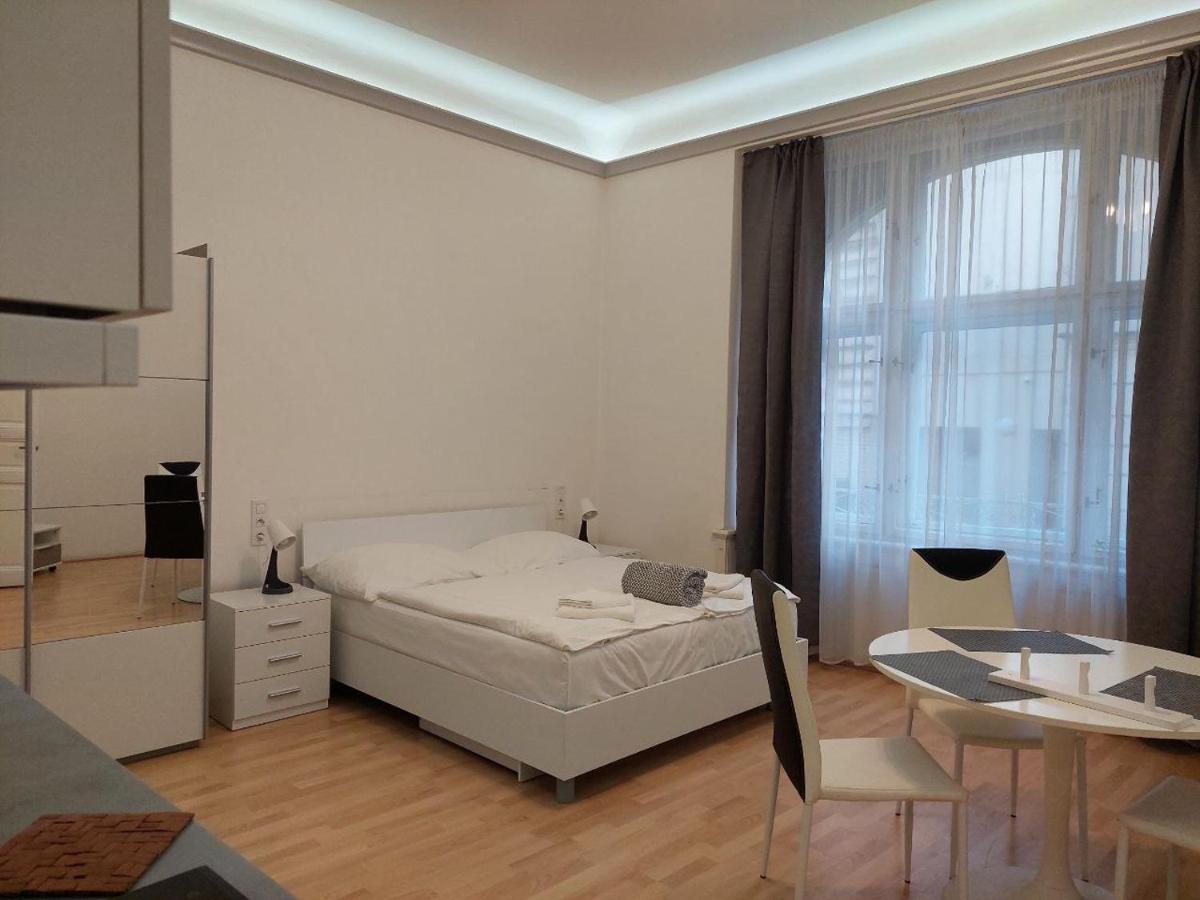 Ai Quattro Angeli Aparthotel Prague Ngoại thất bức ảnh