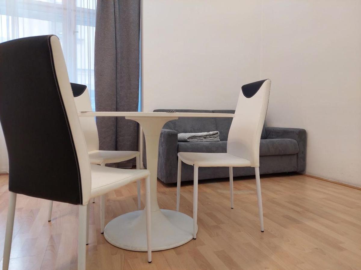 Ai Quattro Angeli Aparthotel Prague Ngoại thất bức ảnh
