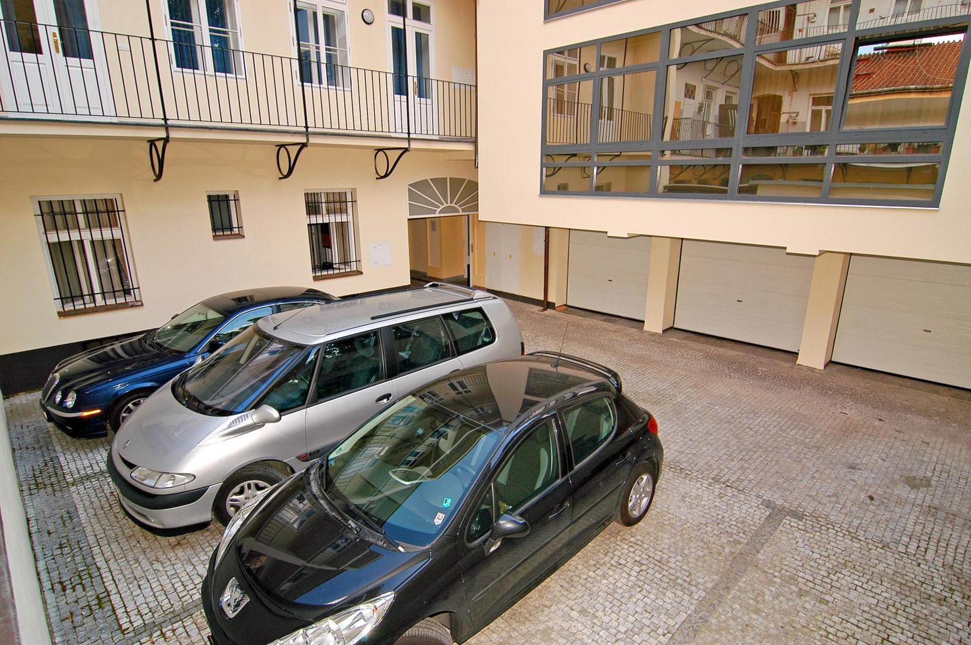 Ai Quattro Angeli Aparthotel Prague Ngoại thất bức ảnh