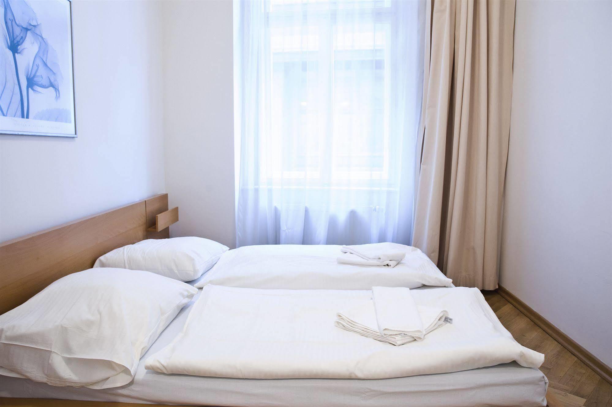 Ai Quattro Angeli Aparthotel Prague Ngoại thất bức ảnh